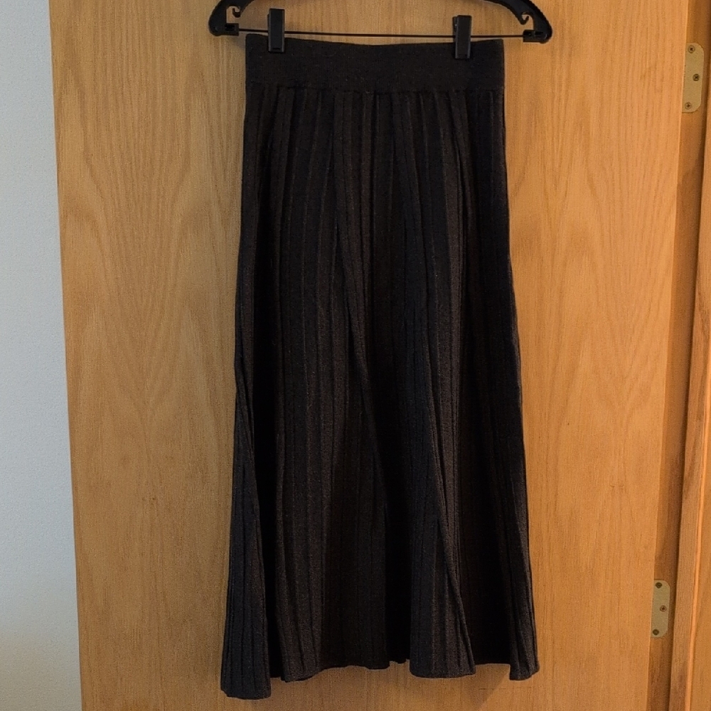 Modern Citizen Tilda Pleated Midi Skirt S Charcoal